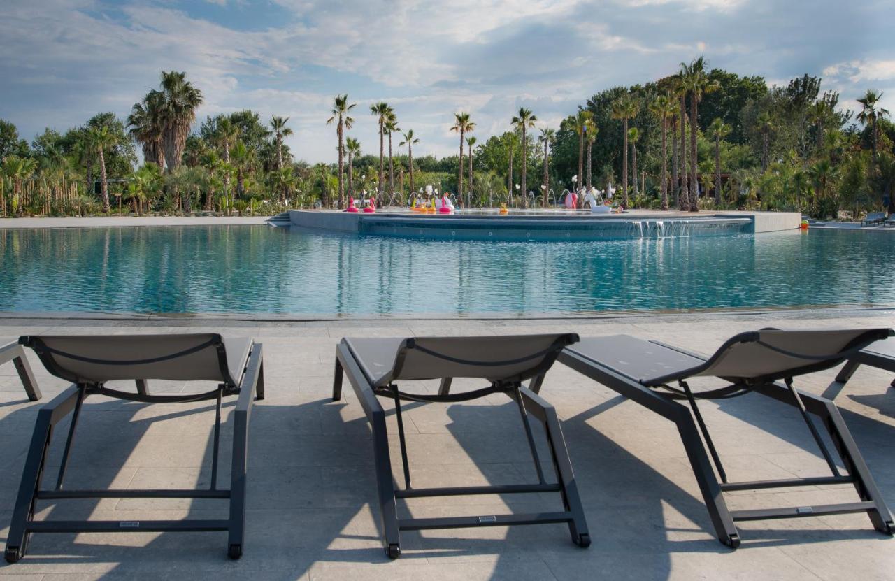 Vic's Land Holidays 5*